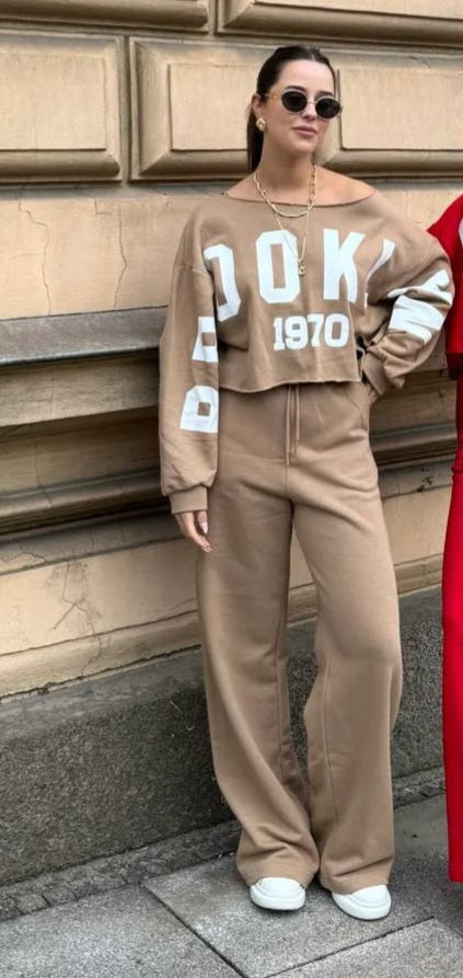 98611 Tracksuit With Cropped Shirt