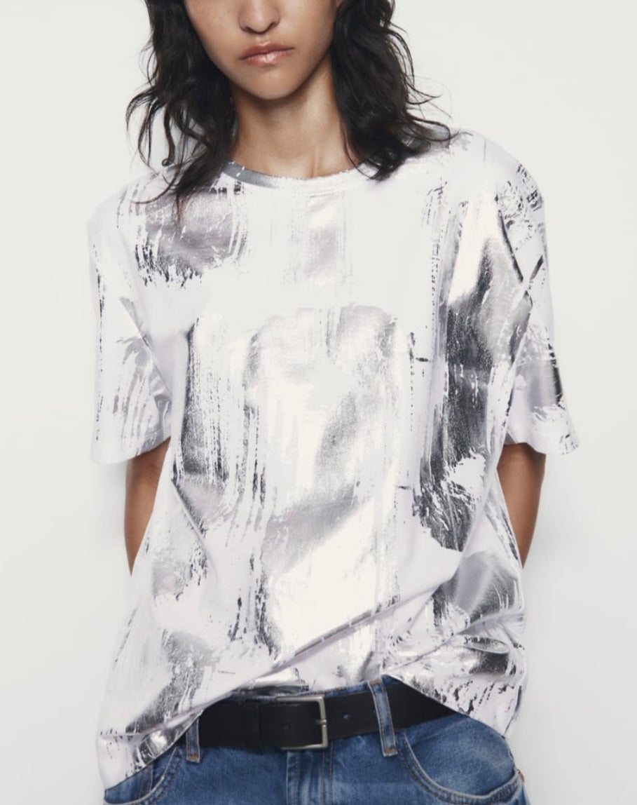 180176 white tshirt with silver details