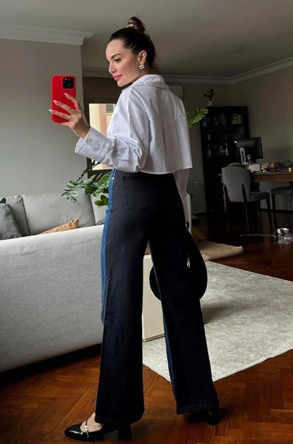 34269 BLUE ON THE FRONT AND BLACK ON THE BACK JEANS