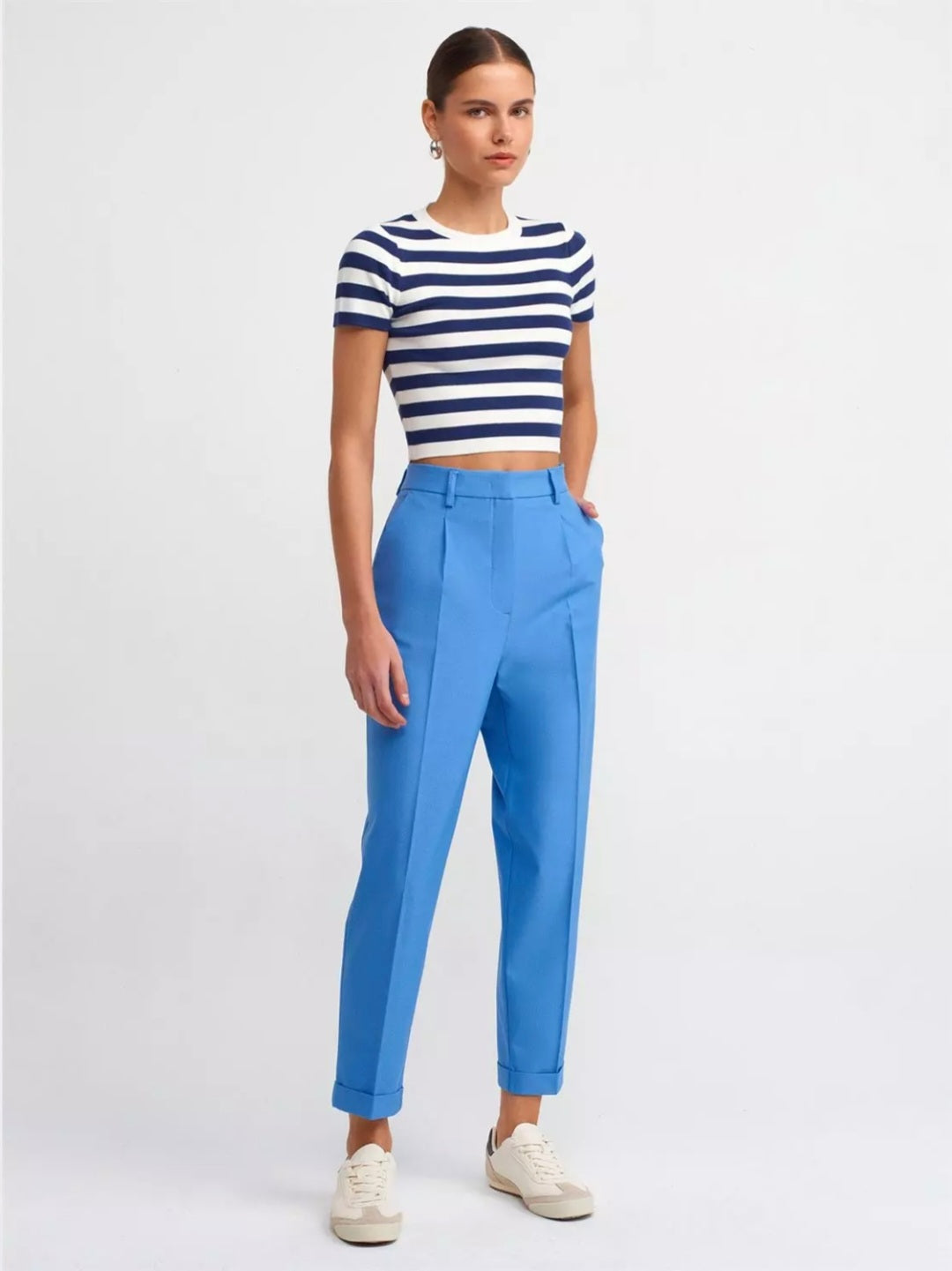 10398 Crew Neck Striped Short Sleeve Crop Sweater