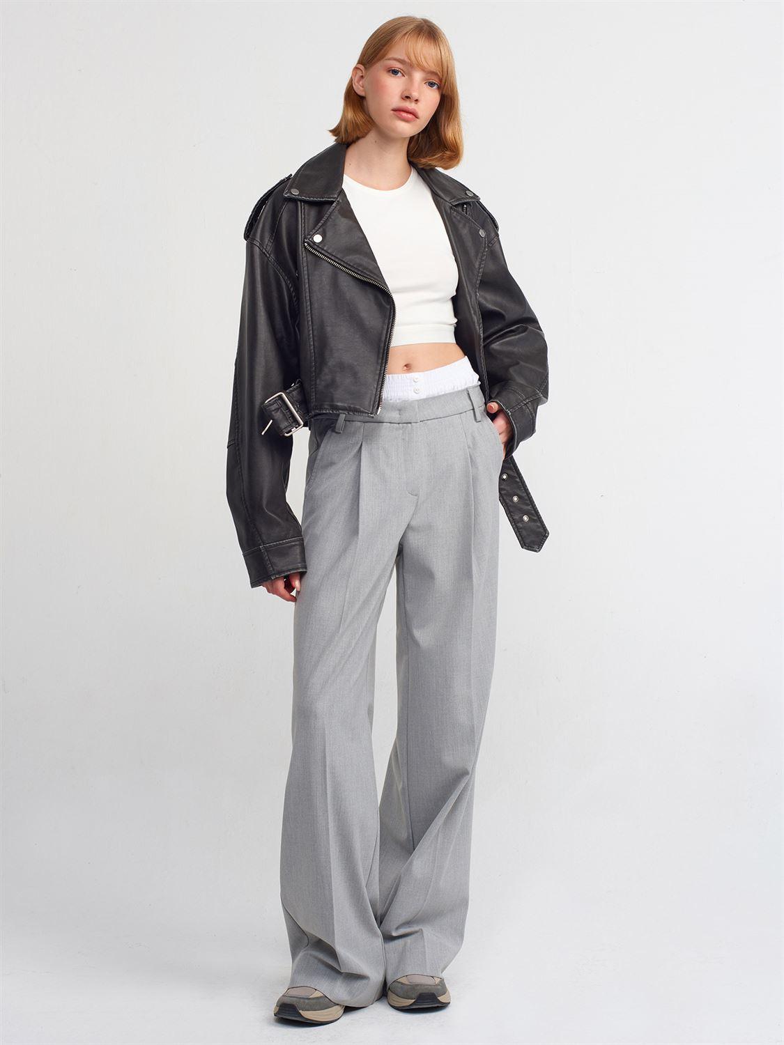 71211 Loose Trousers with Laundry Detail