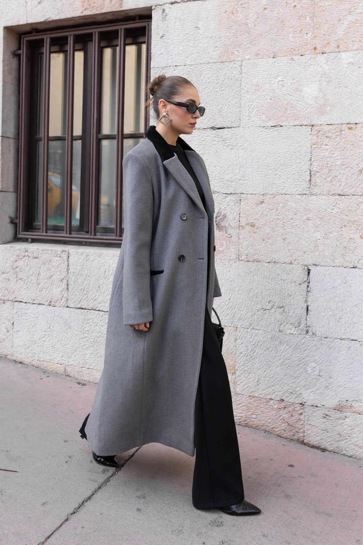 24k44291 Gray Velvet Collar Button Detailed Cashew Coat