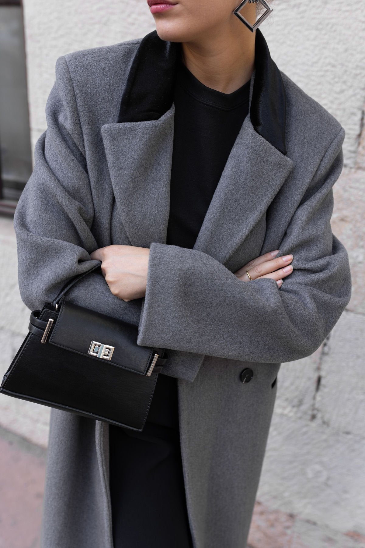24k44291 Gray Velvet Collar Button Detailed Cashew Coat