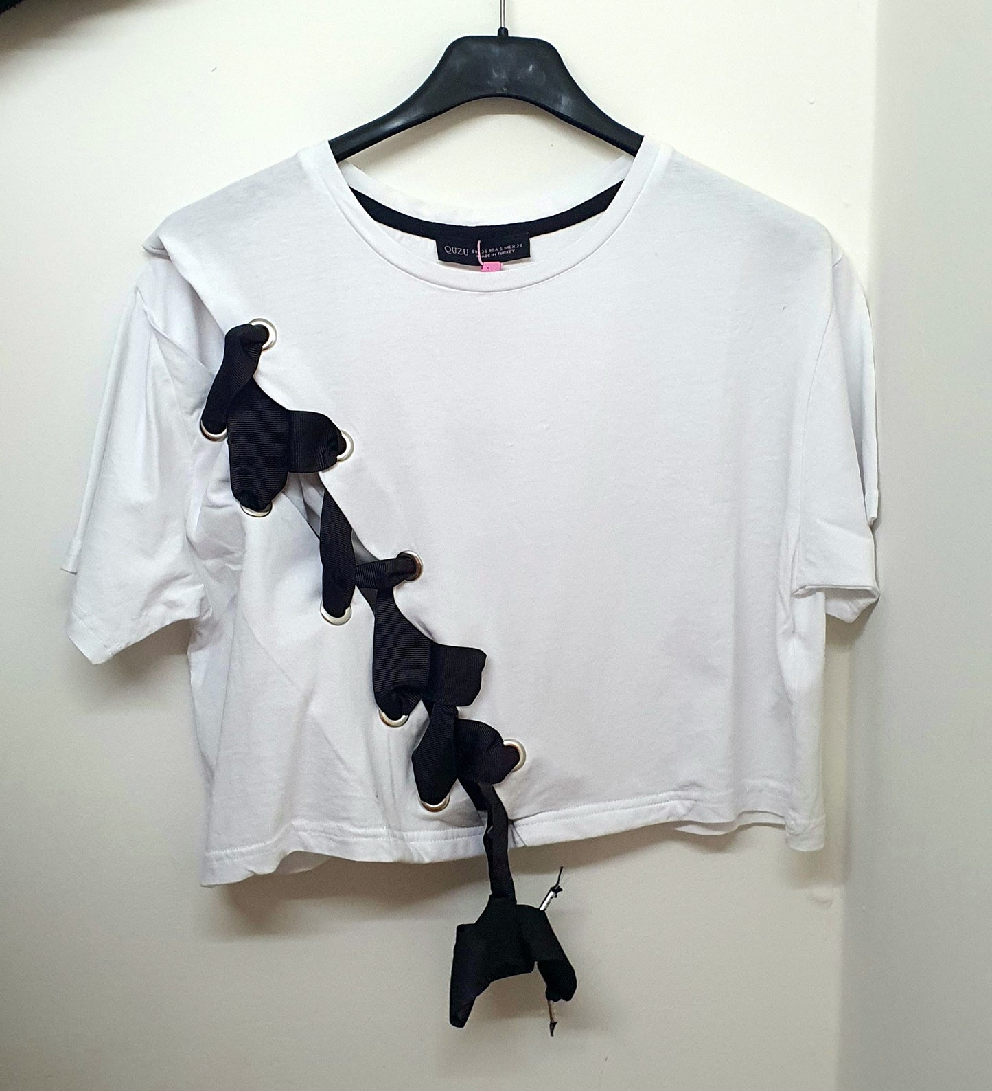 180140 White crop with black Scheduling