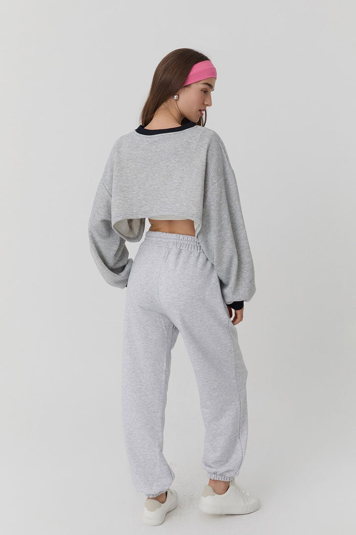17813Undershirt Detailed Printed Crop Sweatshirt