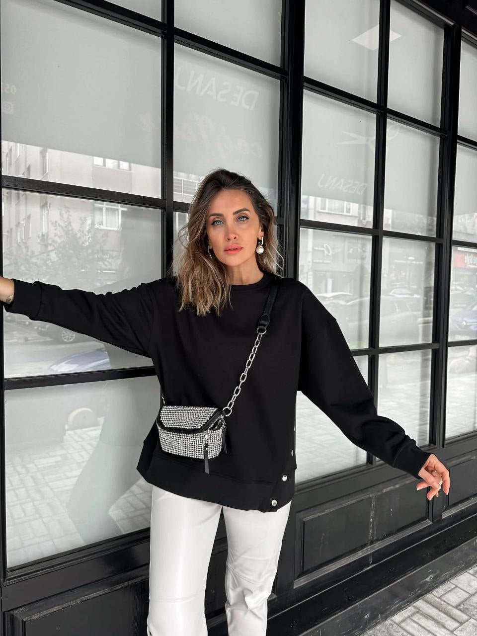 2835 sweater with pans on the side