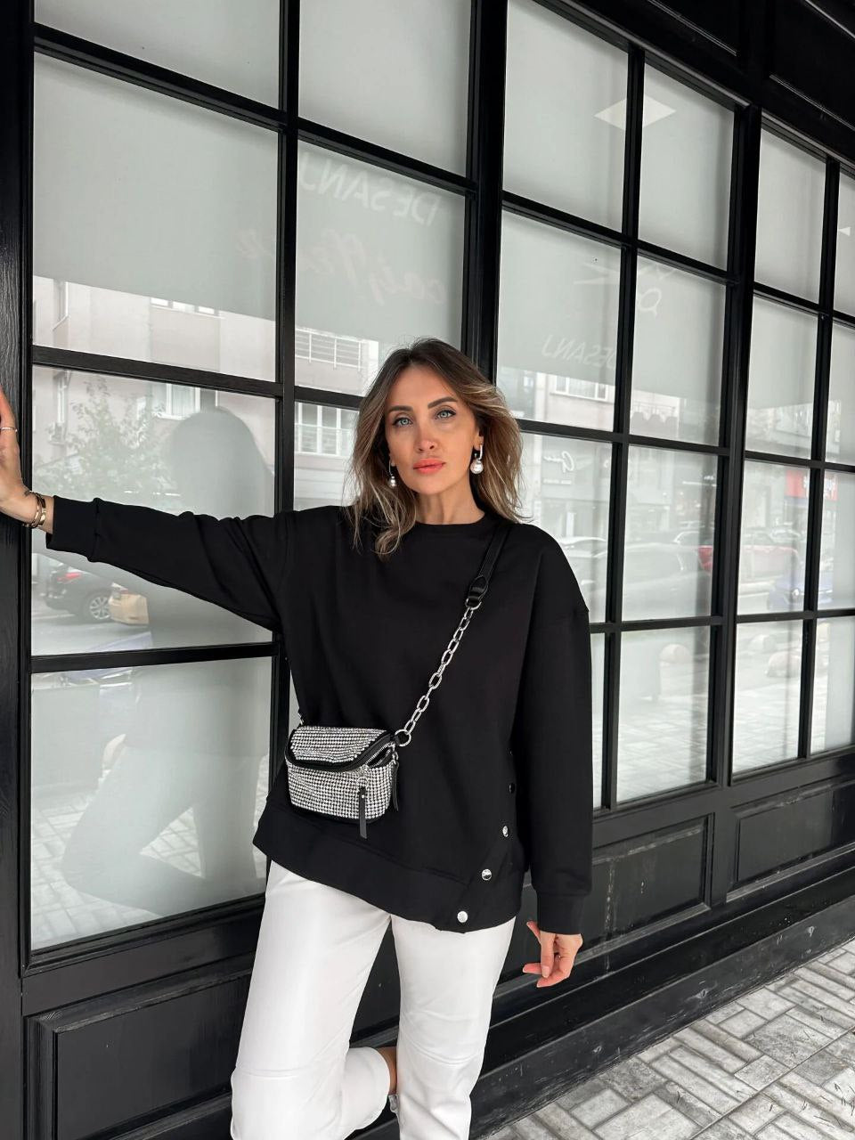 2835 sweater with pans on the side