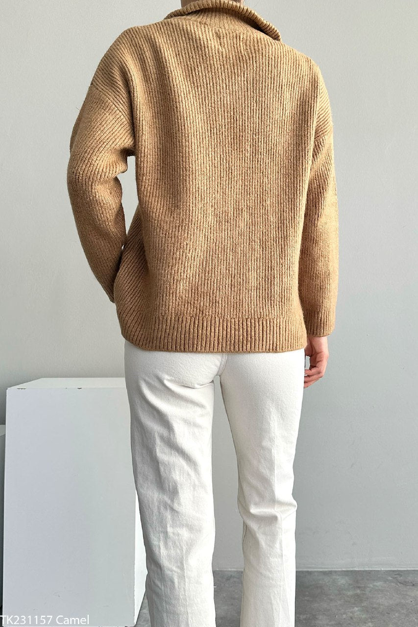 231157 Knitwear with zipper