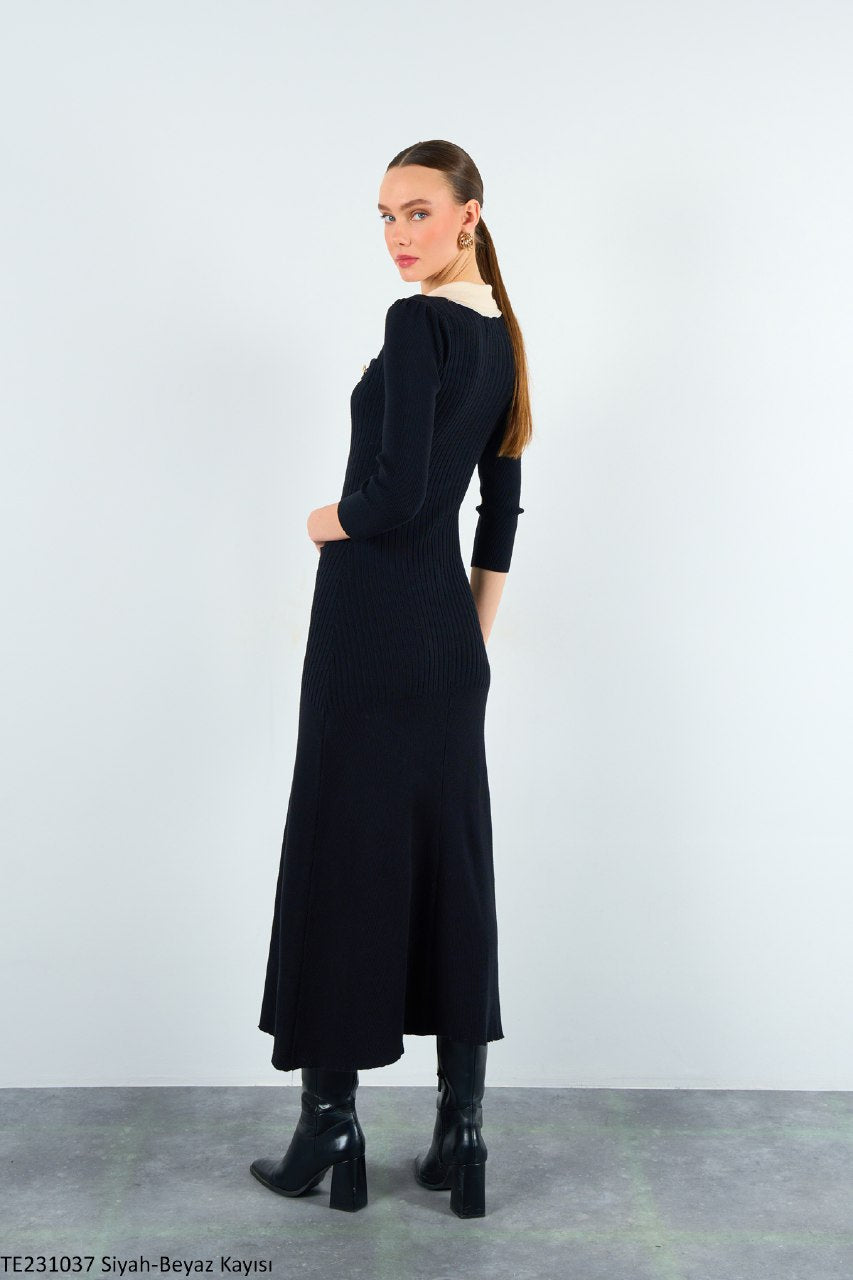 TE231037 Polo knit dress with gold buttons