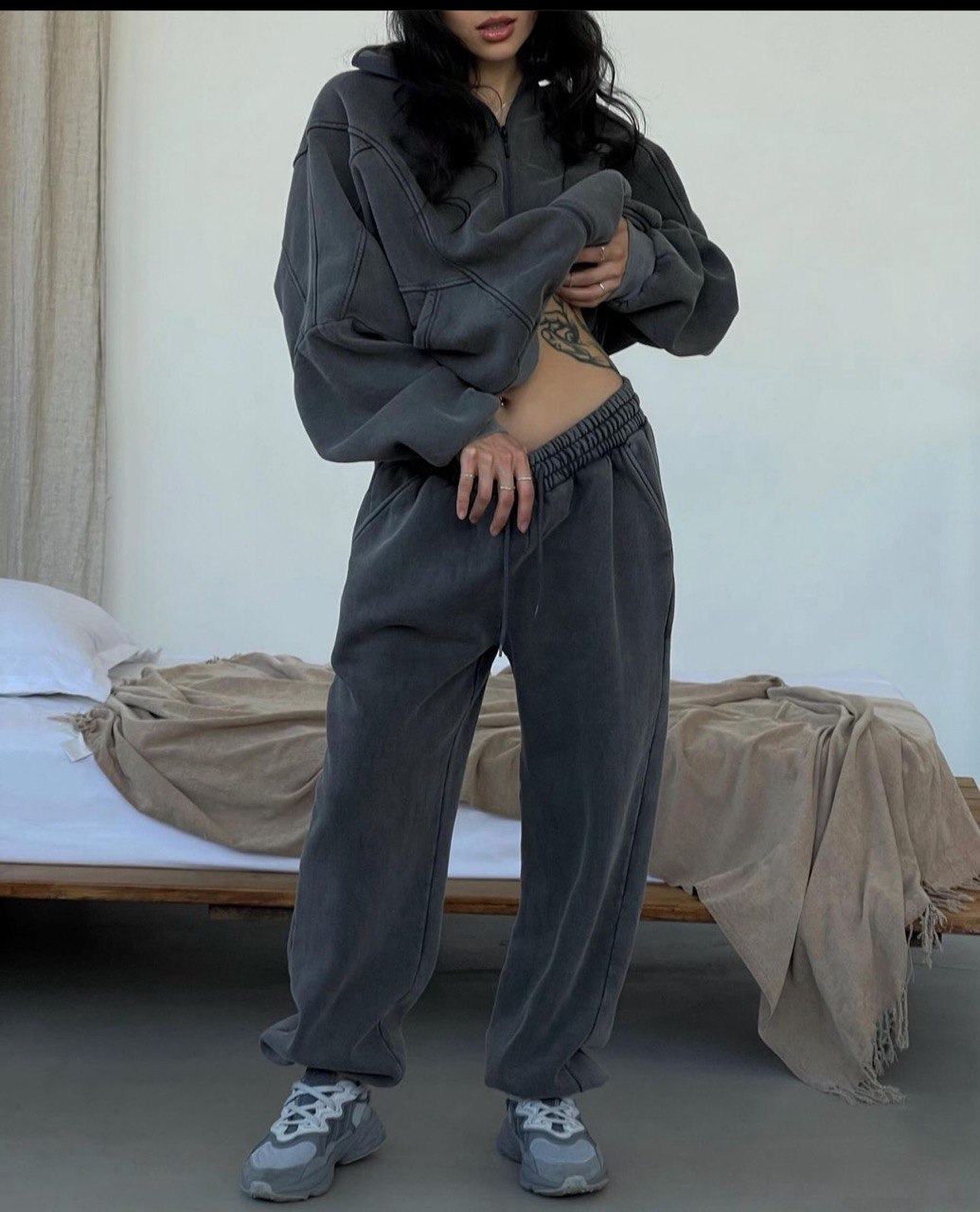 tracksuit with zipper