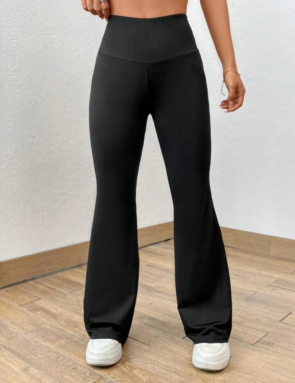 10003 oysho flare legging