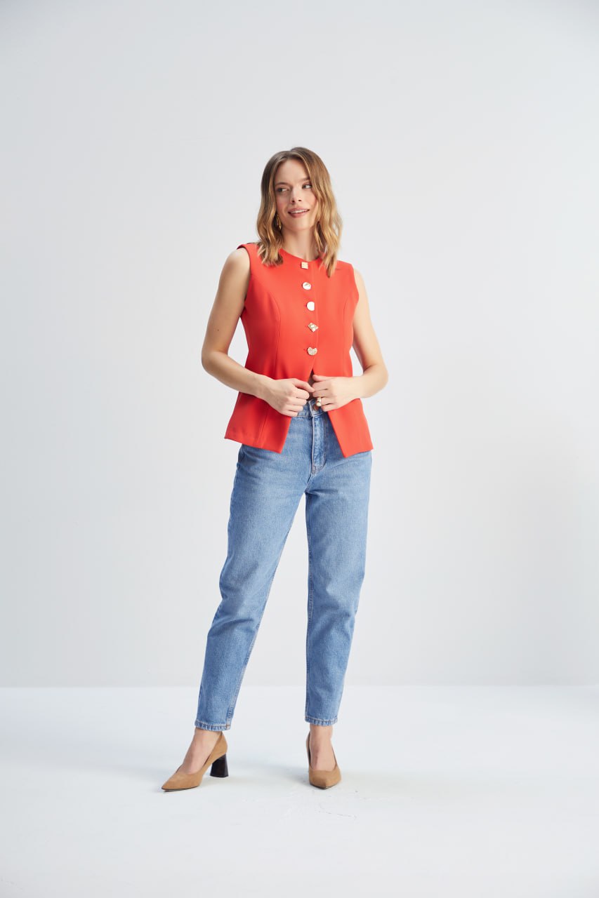 16067 Vest with gold buttons