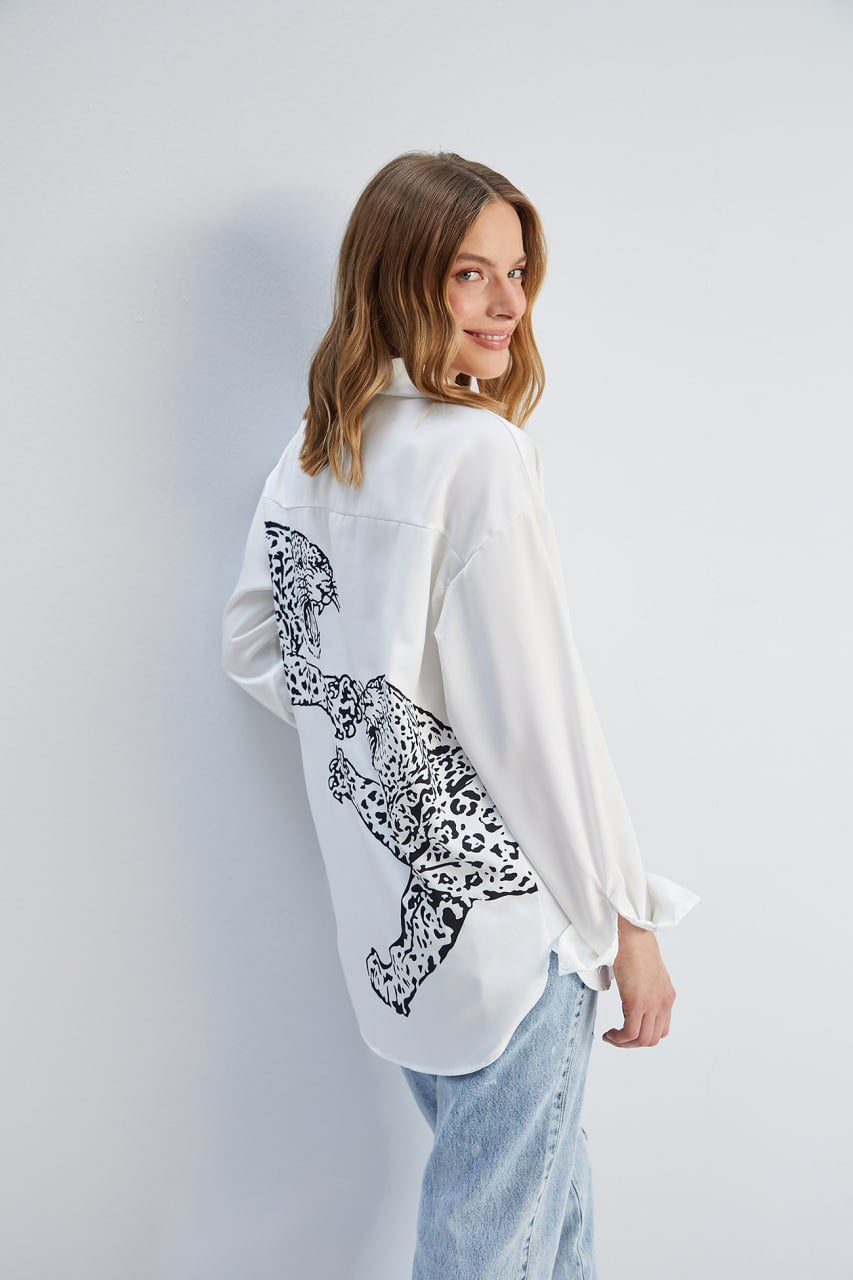 16012 Shirt with tiger print