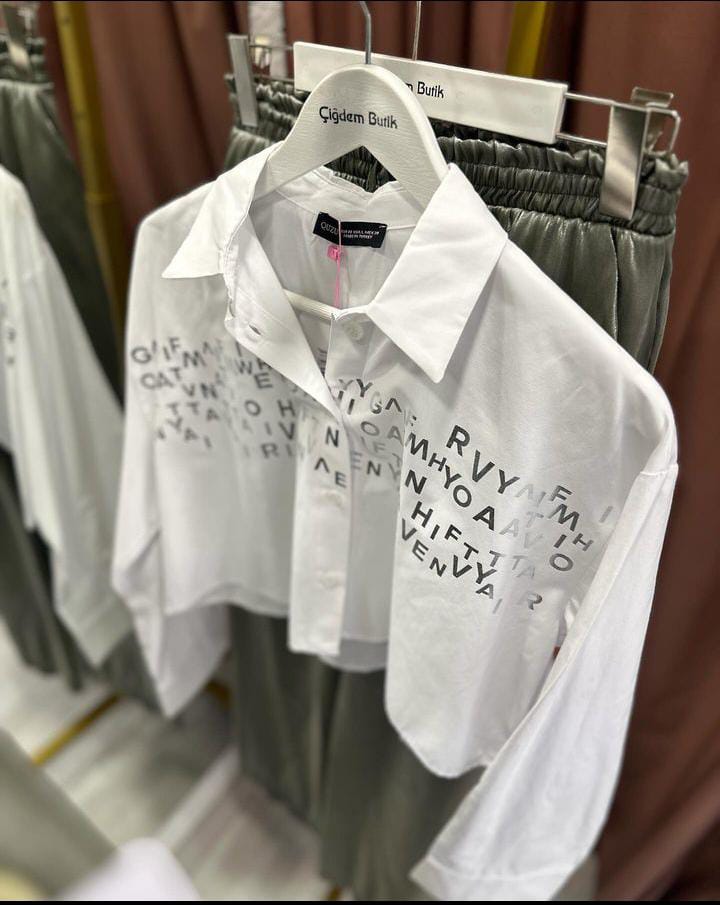 11666 crop white shirt