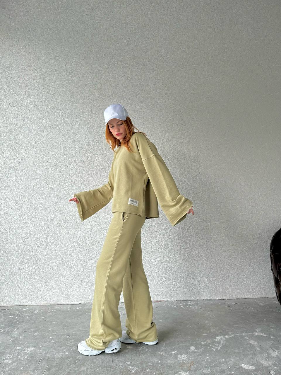 101180 Green Tracksuit