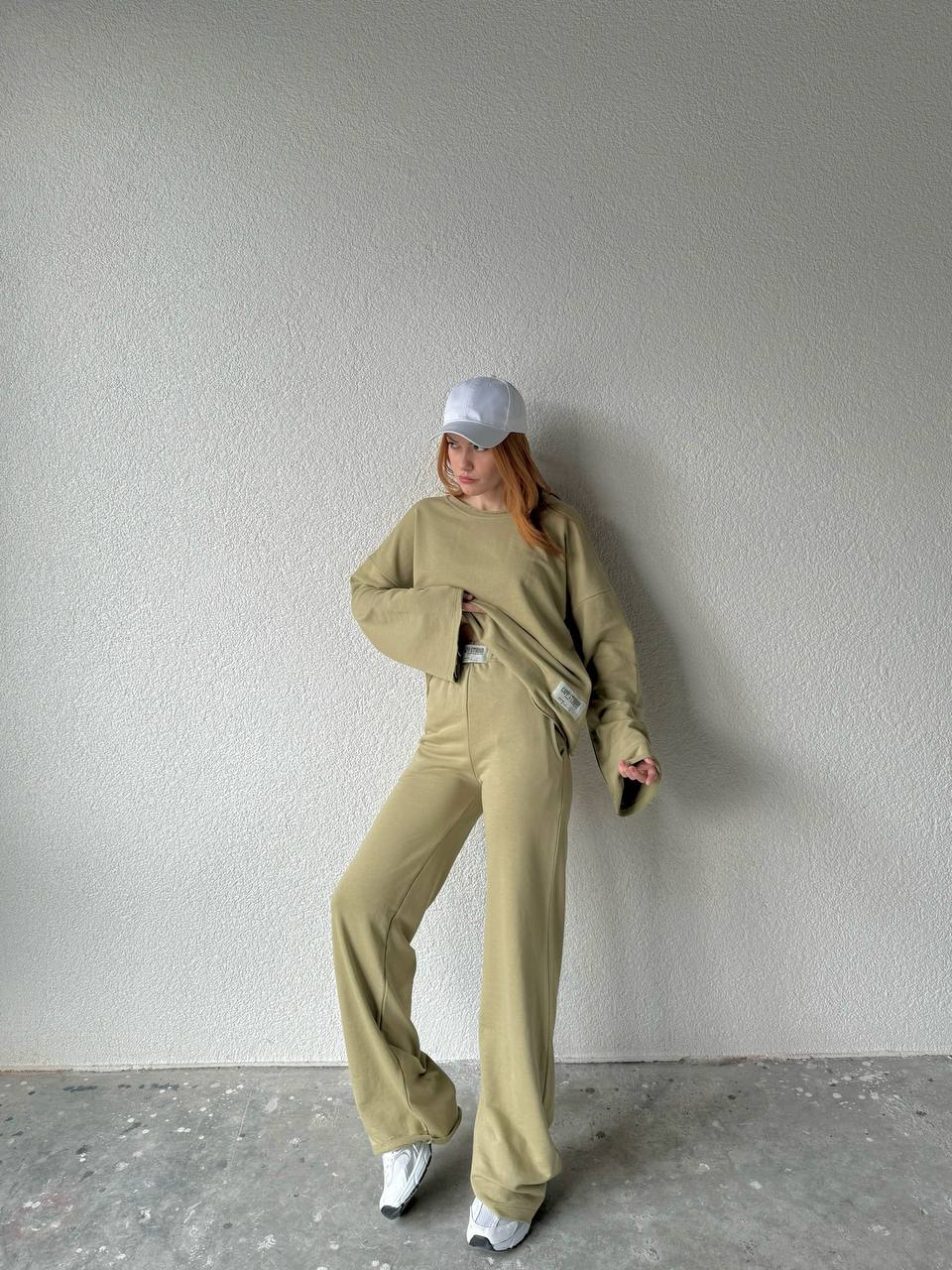 101180 Green Tracksuit