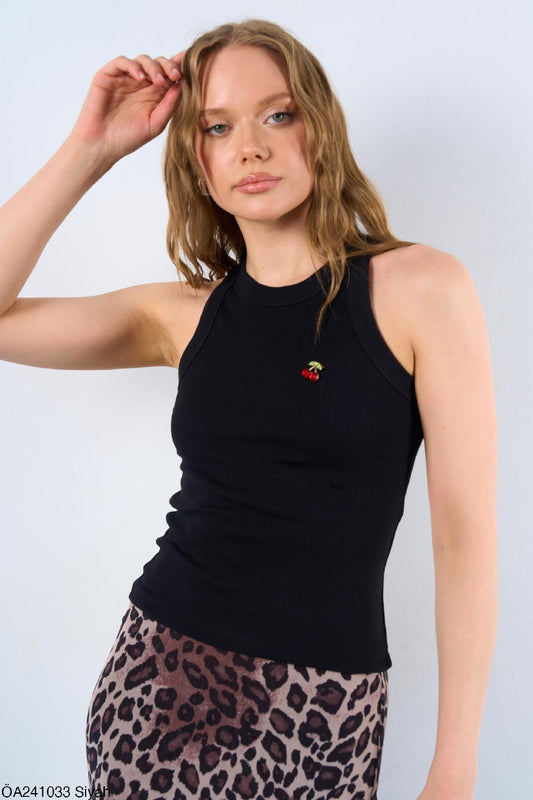 241033 Brotel with cherry brooch