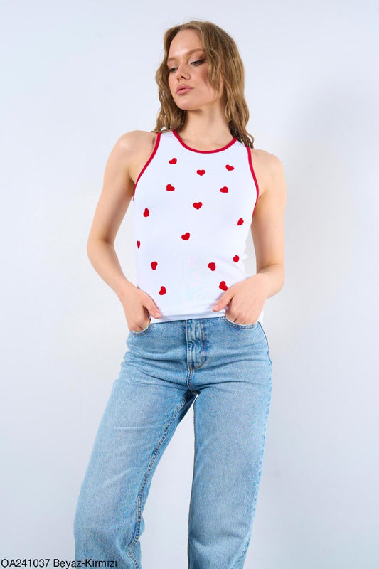 241037 Brotel with heart detail