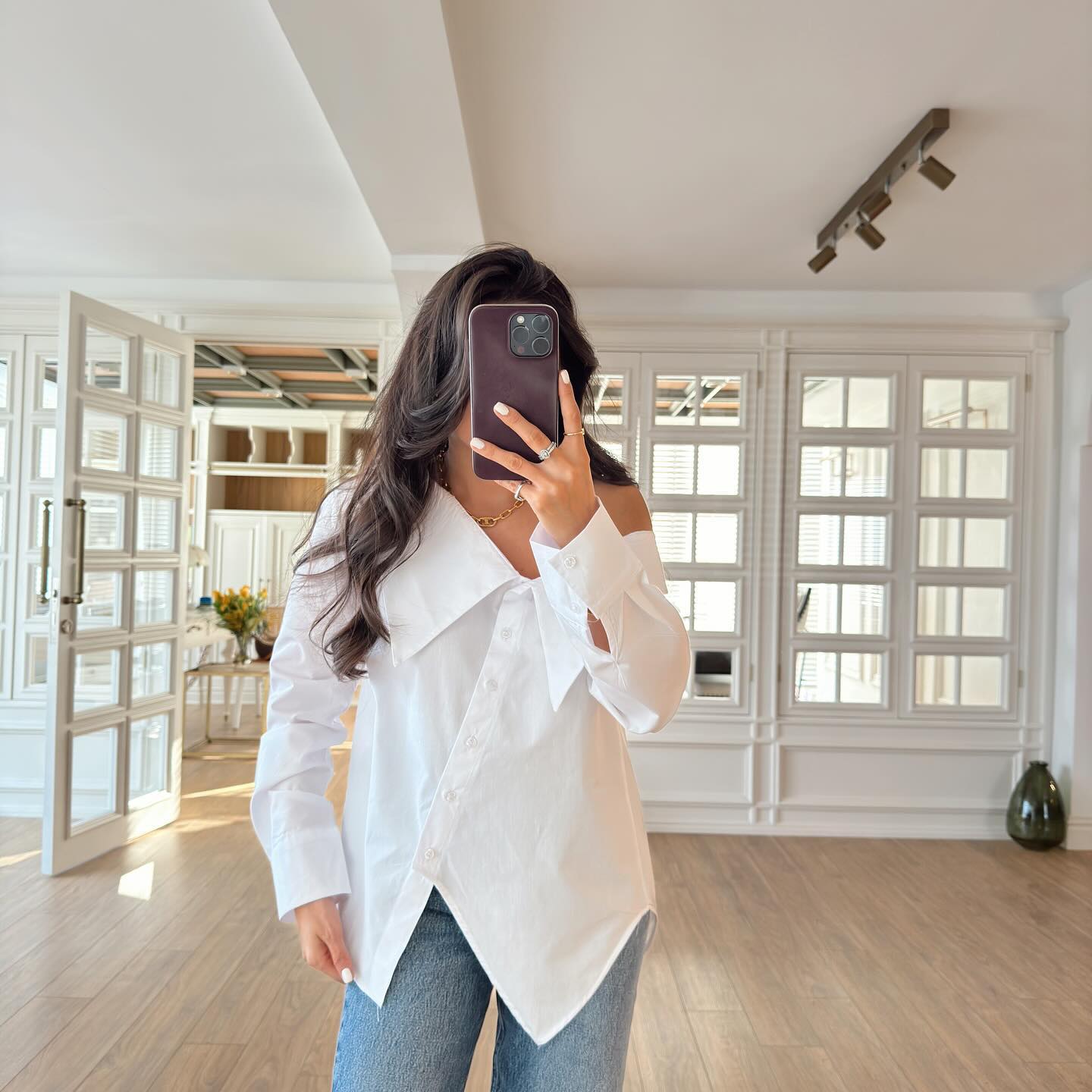 70147 asymmetrical shirt with soulder design