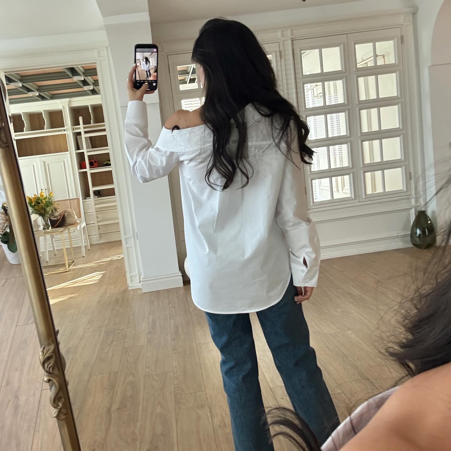 70147 asymmetrical shirt with soulder design