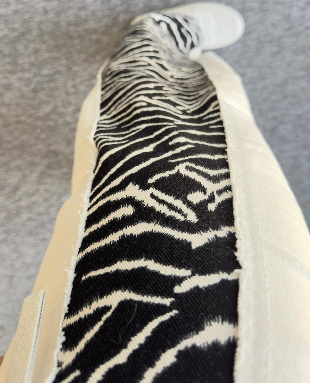 16085 Zebra Design Pants