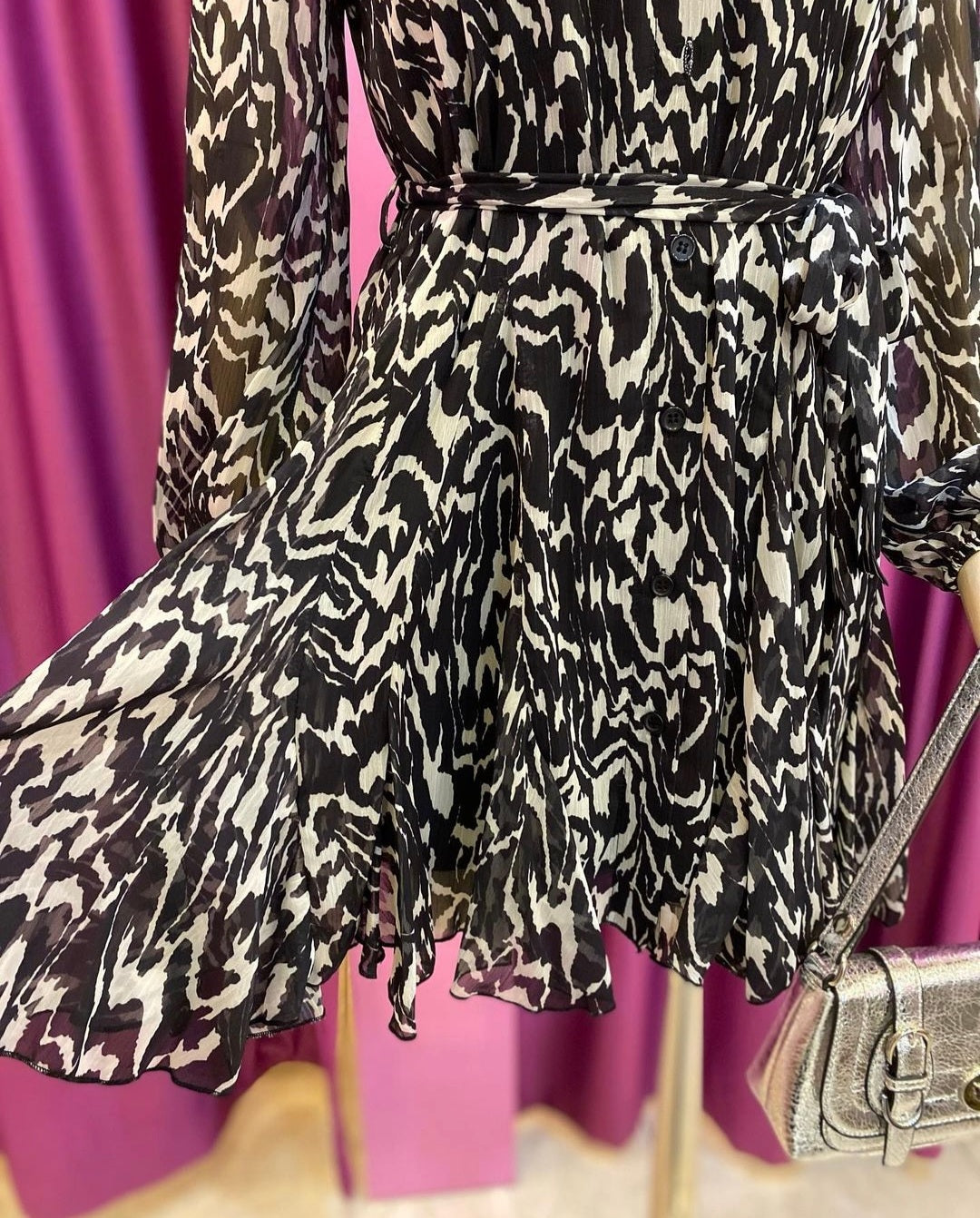 31973 Black Detailed Dress