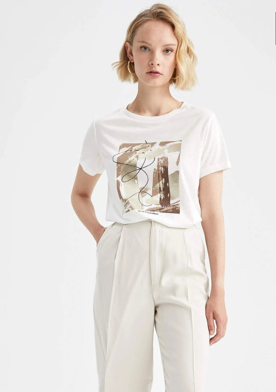 180196 T_shirt "Art Is EveryWhere"