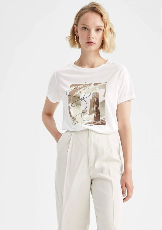 180196 T_shirt "Art Is EveryWhere"