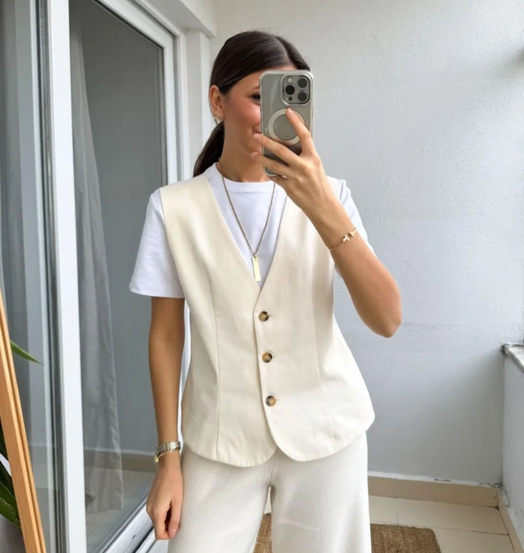 34044 Vest with white tshirt