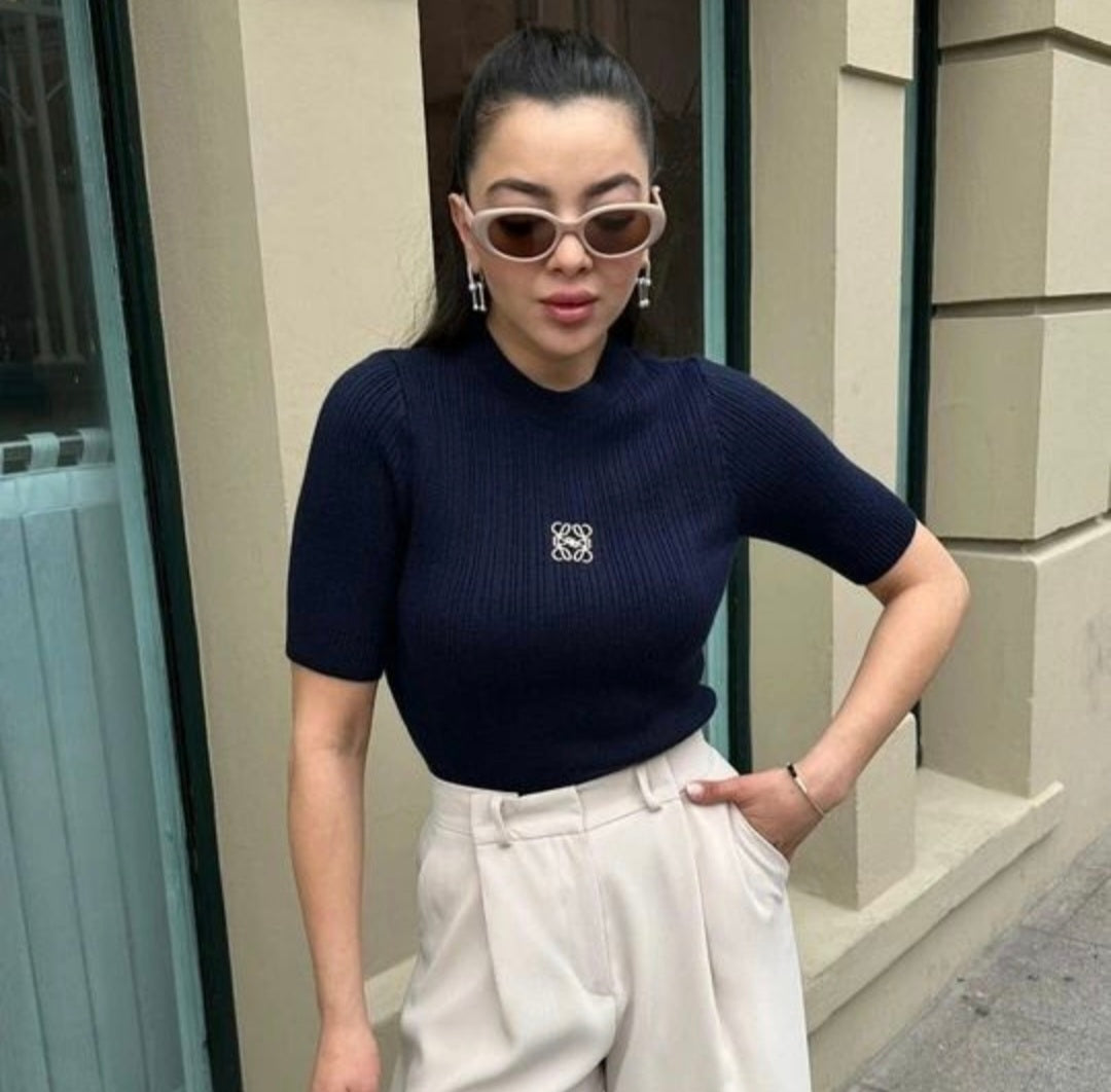 241018 square embroidered