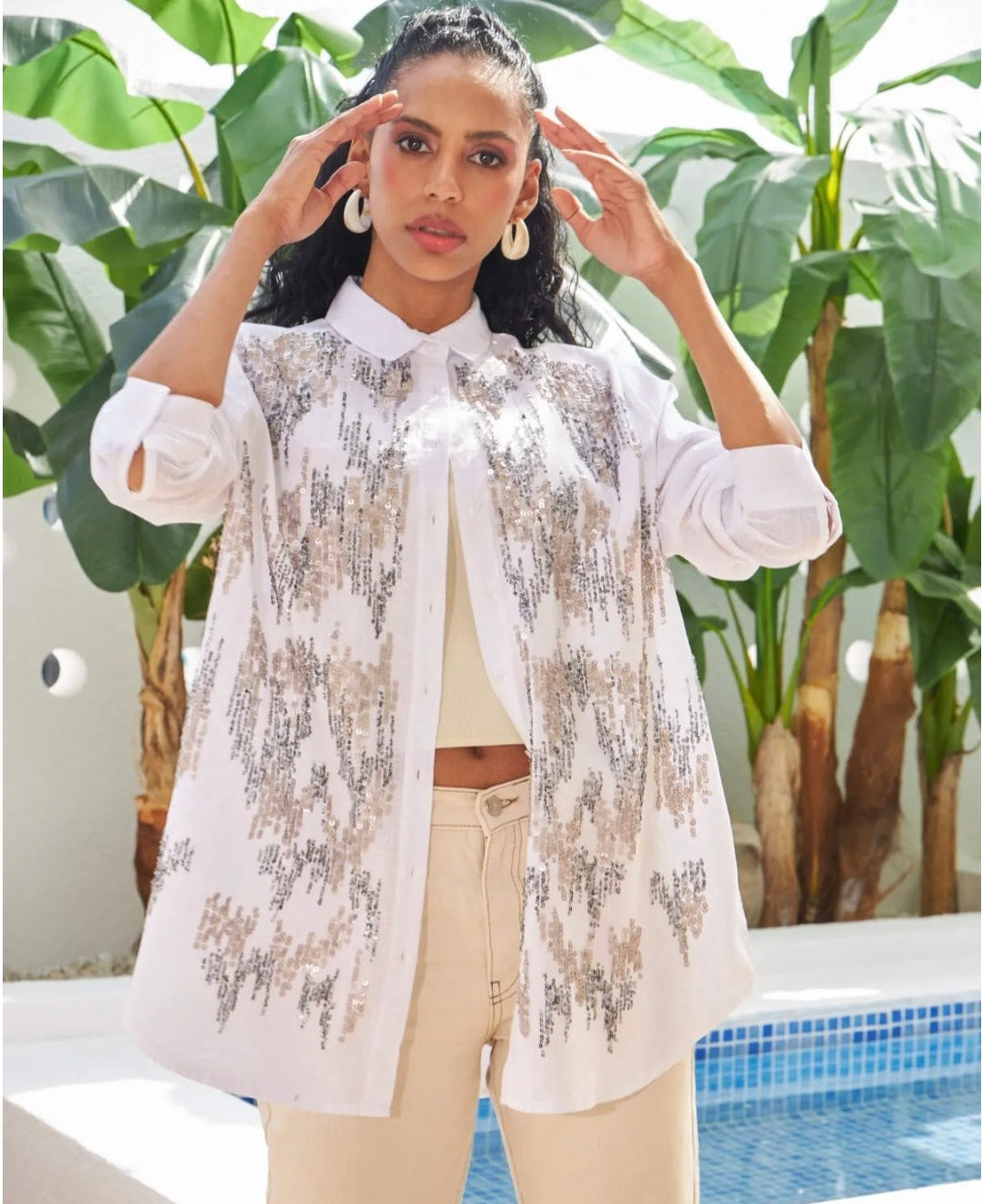 32374 oversize shirt with embroidery Silver design