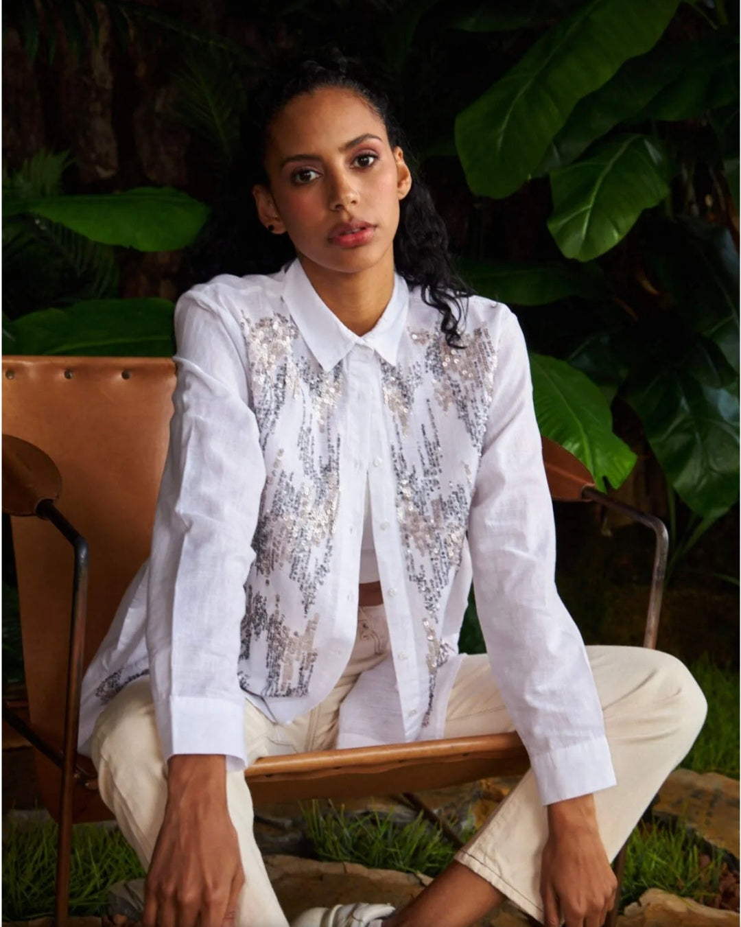 32374 oversize shirt with embroidery Silver design