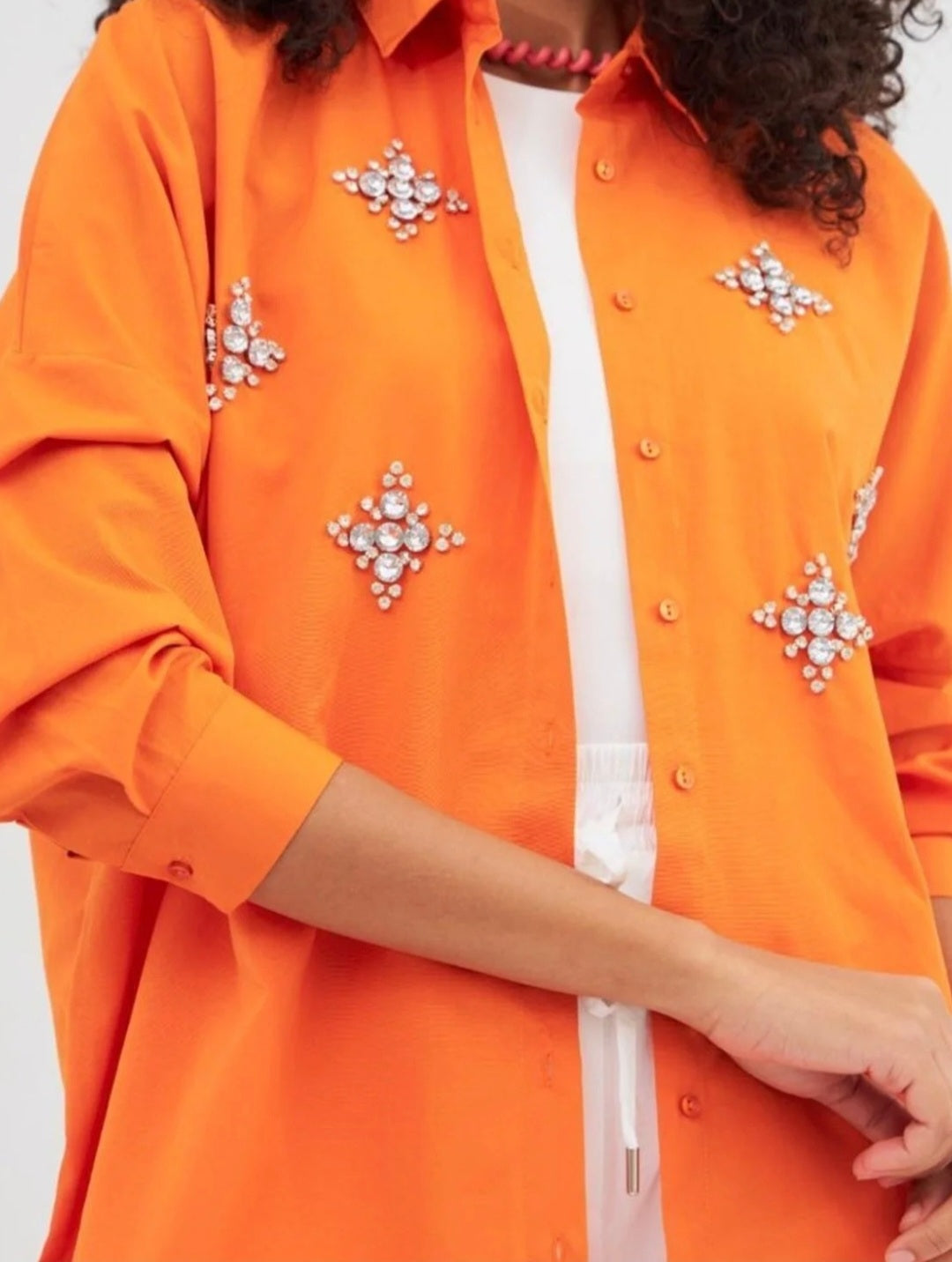 32150 Wide-cut shirt with floral embroidery