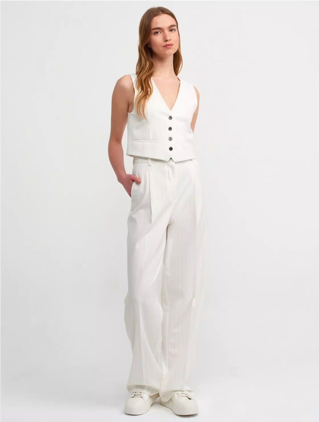60533 white vest with black lines