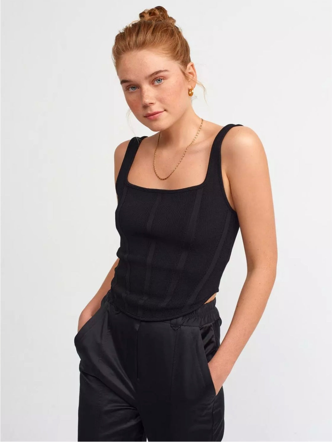 1019 Back Zipper Tank Top