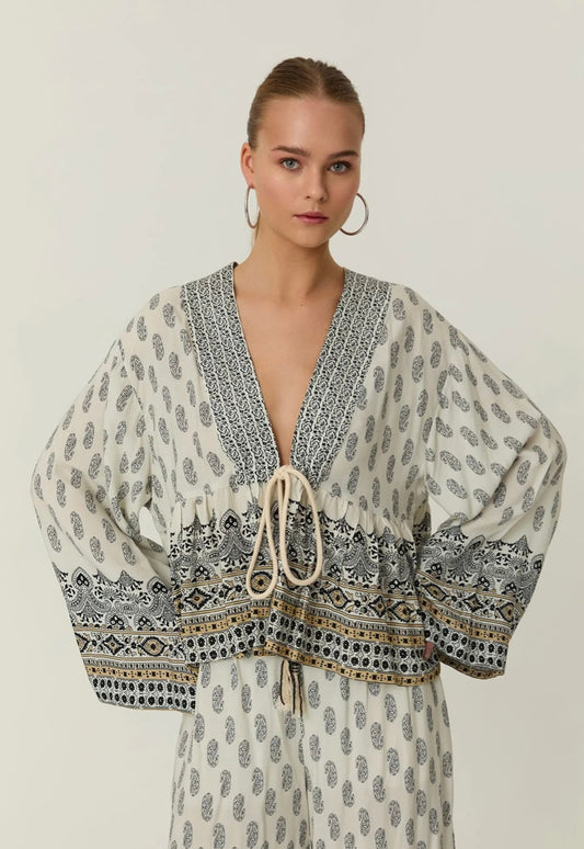 51389 V-Neck Patterned Light Jacket