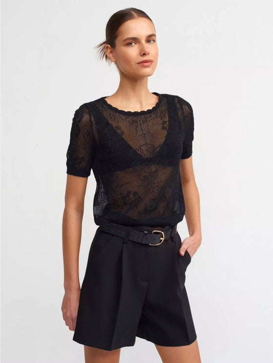 10543 Crew Neck Openwork Knitwear with Button Detail on the Back