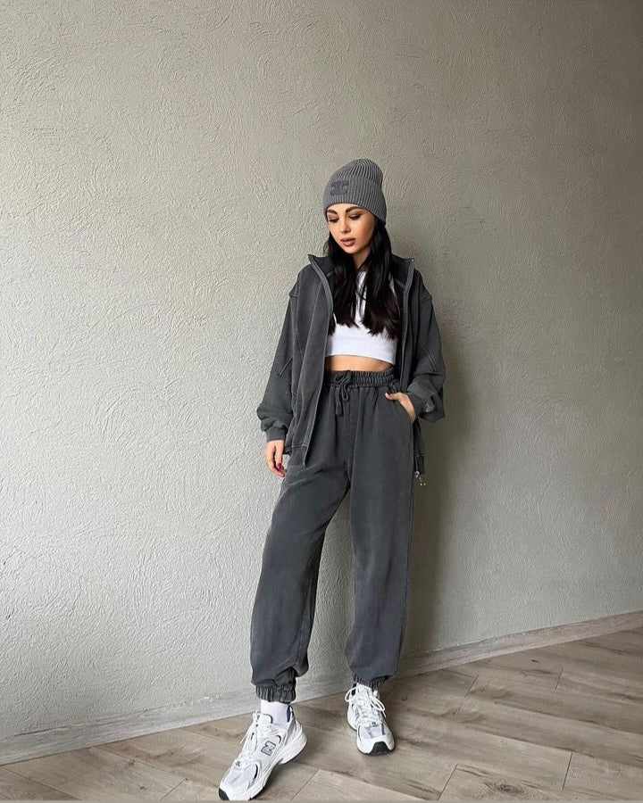 tracksuit with zipper