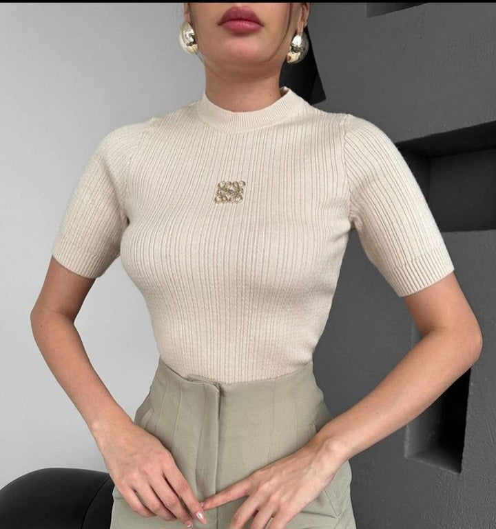 241018 square embroidered