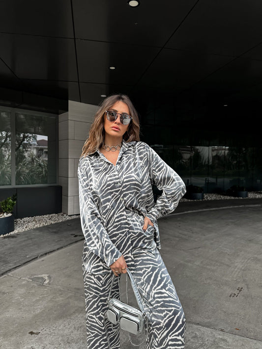 2861 Satin set