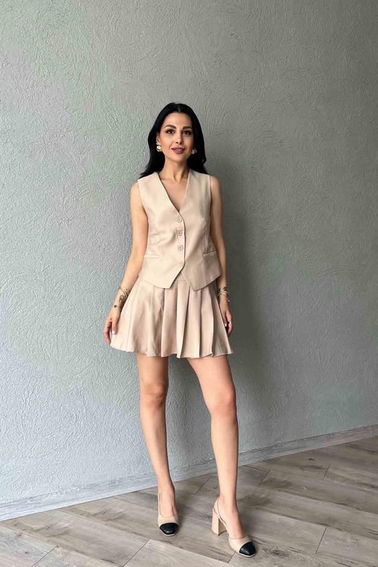 4453 Masculin vest skirt suit