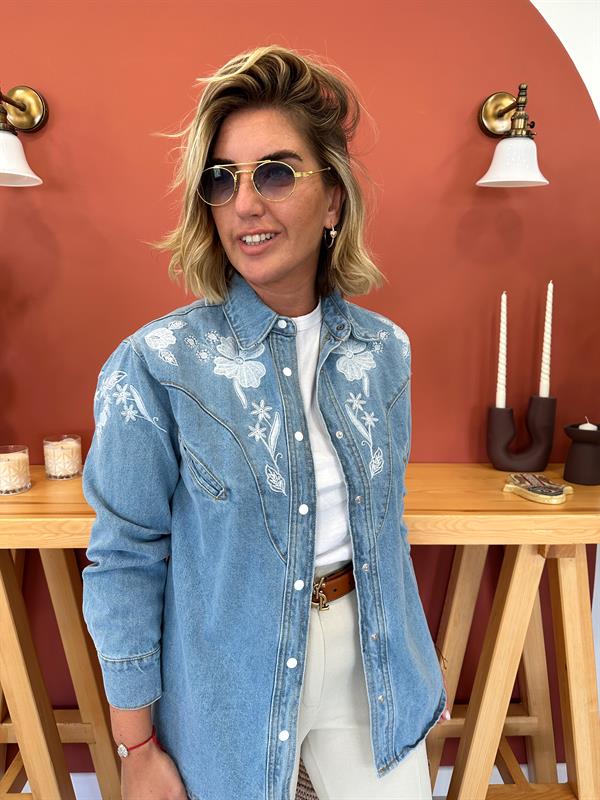 23291 Denim jeans with embroidery