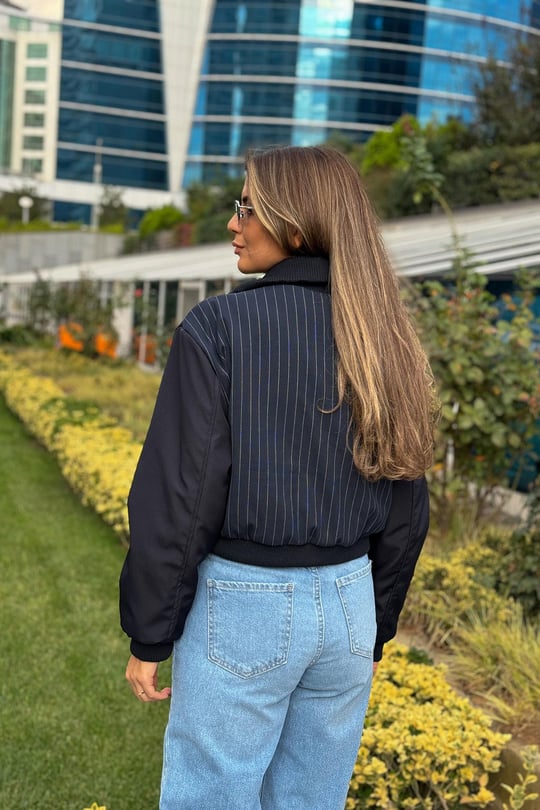 23390 cropped jacket parachute
