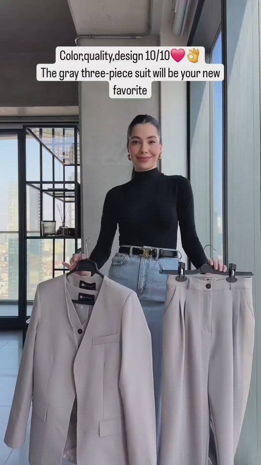 44612 "3 pieces light grey suit"
