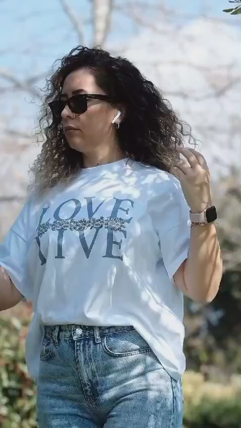 241032 Love T_Shirt