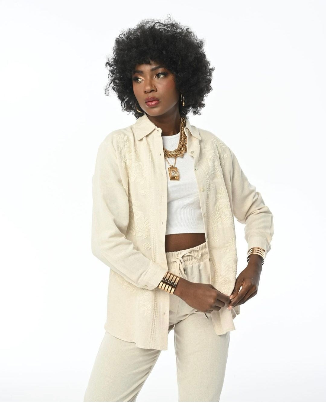 33808 Embroidered OverSize Shirt With Flowers