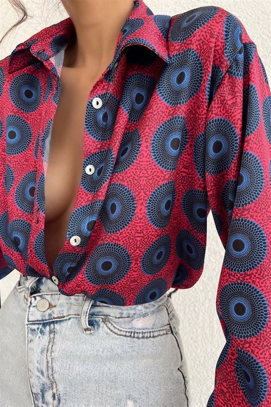 11540 Fushia shirt with blue eyes